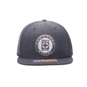 Front view of the Cruz Azul Platinum Snapback with high crown, flat peak, and snapback closure, in grey