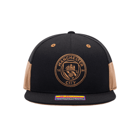 Front view of the Manchester City Truitt Snapback with high crown, flat peak, and snapback closure, in Black/Gold.